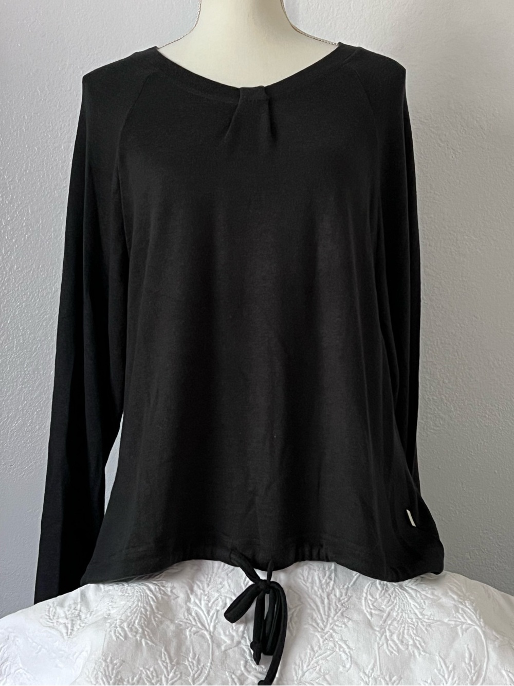 UGG Women’s Dark Gray Pullover Sweater Size L